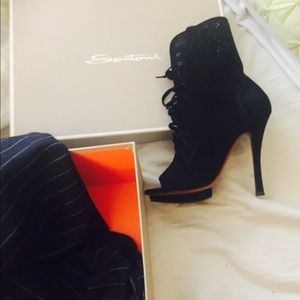 Sexy black heels